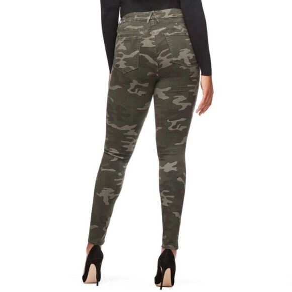 GOOD AMERICAN Good Waist Camo Skinny Jeans! - Picture 2 of 8